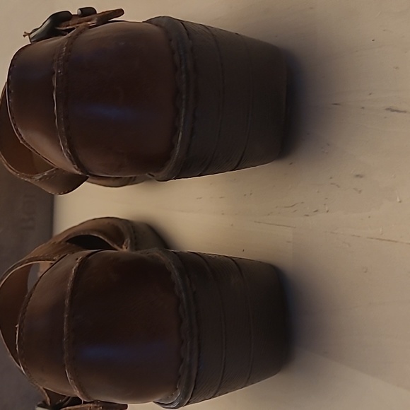 EUC Born Jolina Leather 2in Heeled Clog with Buckle Closure Comes with the Box - Picture 7 of 17